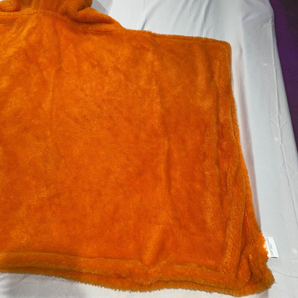 Pokemon Charmander Hooded Wearable Blanket Orange Plush Fleece Kids 29x46 - Picture 9 of 10